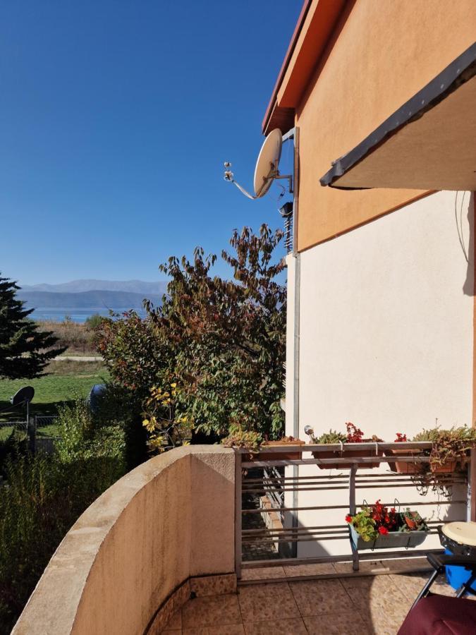 Villa Altiparmak Resen Exteriör bild